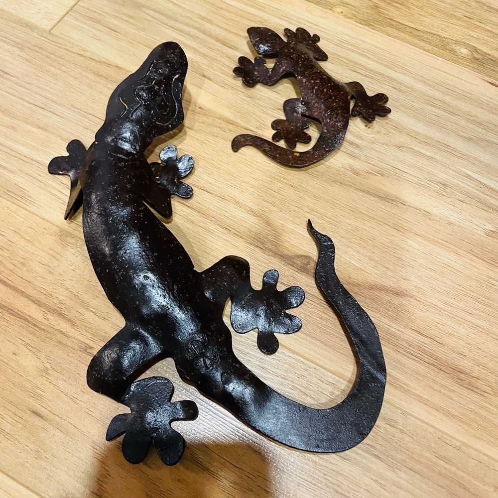 Black Metal Gecko Reptile Decor - Unbranded